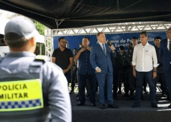 Casagrande anuncia concurso da PMES com mil vagas e reforço de quase mil soldados nas ruas