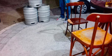 Homem ferido em Linhares após ataque com copo de vidro