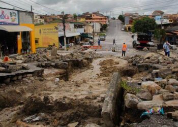 Temporal em Eunápolis gera estragos e mobiliza a prefeitura