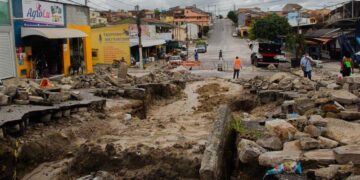 Temporal em Eunápolis gera estragos e mobiliza a prefeitura