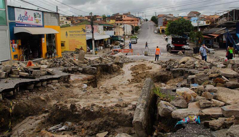 Temporal em Eunápolis gera estragos e mobiliza a prefeitura