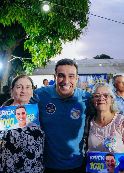 Erick Musso participa de caminhada com lideranças na Serra