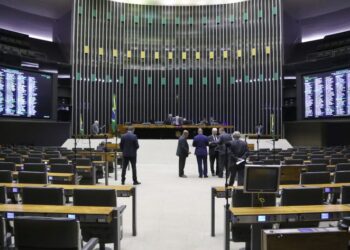 Estatuto do Aprendiz votação é adiada no Senado e proposta chama atenção em Linhares