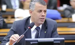 Evair de Melo amplia articulações na disputa pelo Senado no ES
