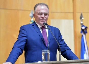Renato Casagrande ganha apoio do PT para o Senado no ES
