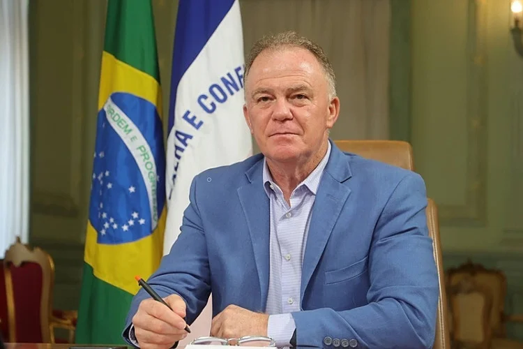 Renato Casagrande recebe apoio do PT na disputa ao Senado