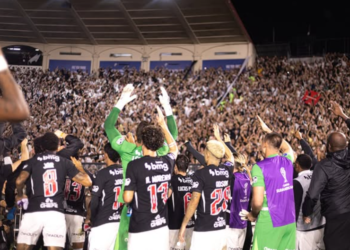Vasco vence Santa Fe e avança à semifinal da Sul-Americana