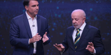Debate entre Lula e Flávio Bolsonaro passa por checagem