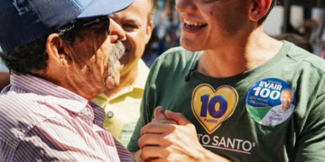 Pazolini faz caminhada em Linhares e encerra no Pontal